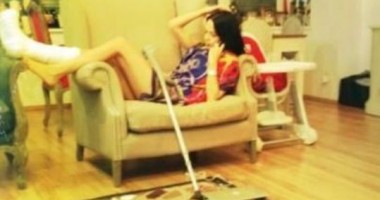 Stire din Monden : Andreea Raicu și-a rupt piciorul