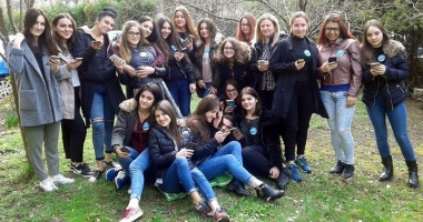 Stire din Cultură-Educație : Picnic poetic Haikunoi, la Liceul "Călinescu"