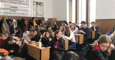 Picnic cu haiku-uri în limba franceză, la Colegiul Național "Mircea cel Bătrân" - 4