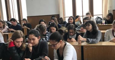 Picnic cu haiku-uri în limba franceză, la Colegiul Național "Mircea cel Bătrân" - 8