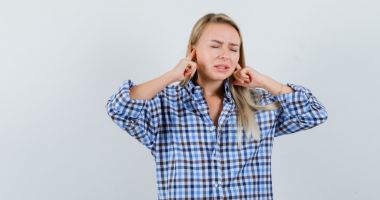 Stire din Sănătate : Tratamente pentru durerile de urechi care te scapă de disconfort