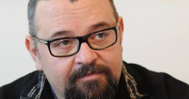 Stire din Eveniment : Cristian Popescu Piedone a fost reținut pentru 24 de ore în dosarul "Colectiv"