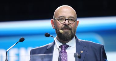Stire din Politică-Administrație : Cristian Popescu Piedone şi-a depus candidatura pentru Primăria Bucureşti. "Nu vă voi dezamăgi!"