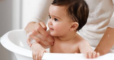 Stire din Sănătate : Fiți atenți la pielea copiilor! Duceți-vă din timp micuții la medic!