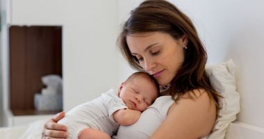 Stire din Sănătate : Nou-născutul are nevoie de contactul cu pielea mamei
