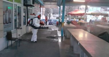 Stire din Social : Continuă operațiunile de dezinfecție în piețele agroalimentare din Constanța