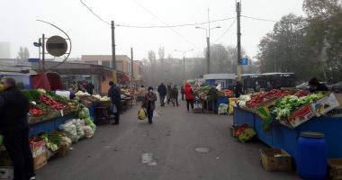 Situaţie disperată în pieţe! Producătorii nu vor să-şi vândă marfa în stradă - 3