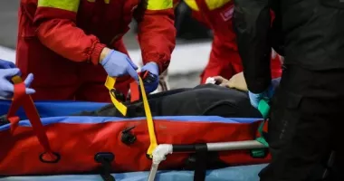 Stire din Eveniment : Bărbat de 53 de ani, în stare critică după ce a fost lovit de o mașină