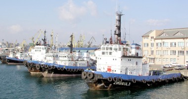 Stire din Economie : Pilotajul și remorcajul maritim se pregătesc de "furtună"