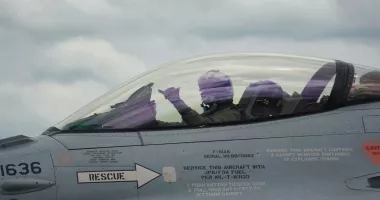 Cine este pilotul de F-16: Are mai puțin de 28 de ani și gradul de căpitan