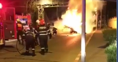 IMAGINI ȘOCANTE! Șofer, carbonizat, în urma impactului cu doi stâlpi - 2