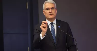 Stire din Economie : Dragoş Pîslaru: "România a pierdut oficial 231 milioane de euro, bani europeni nerambursabili"