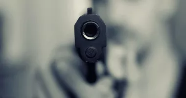 Stire din Eveniment : Elev împușcat în cap, în liceu, cu un pistol airsoft. Incident semnalat în aplicația "Spune pe bune"