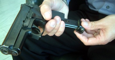 Stire din Eveniment : "Pistolarul" de Constanța, prins pe aeroport, încercând să părăsească România!