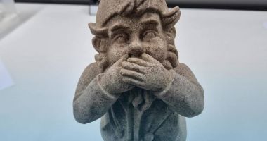 Captură „specială” a polițiștilor antidrog. Un pitic de grădină a fost descoperit la un control de rutină