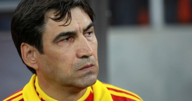 Stire din Sport : Pițurcă a renunțat la doi stranieri pentru meciurile cu Andorra și Estonia