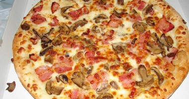 Pizza carbonara