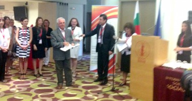 Stire din Cultură-Educație : Placheta de Cristal pentru conf. univ. dr. Ion Codrescu
