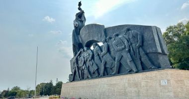 Stire din Social : Monumentele istorice vor avea montate plăcuțe digitale care conțin un cod QR