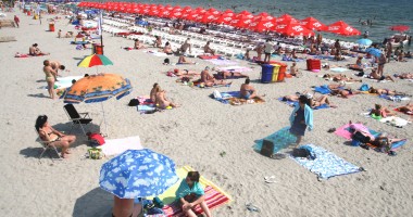 Stire din Social : Liber la plajă/ Nivel mediu de radiații ultraviolete