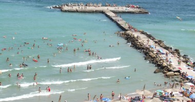 Stire din Economie : Anul acesta au ajuns cu 14% mai mulți turiști pe litoral decât în 2011