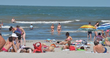 Stire din Economie : Direcția de Statistică Constanța / Câți turiști au ajuns pe litoral, în primul semestru