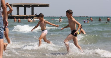 Stire din Social : Maxime de 31 de grade Celsius și mult soare, astăzi, pe litoral