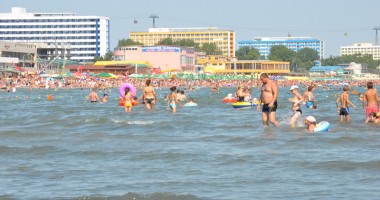 Stire din Diverse : Vremea bună, bucuria hotelierilor