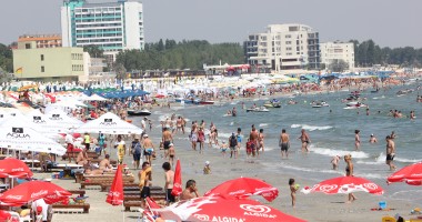 Stire din Economie : Zeci de mii de turiști vor petrece vacanța de vară în hoteluri all inclusive de pe litoral