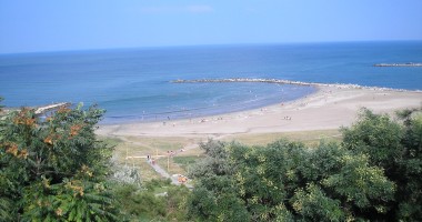 Constanța: Minoră de 13 ani violată pe plajă