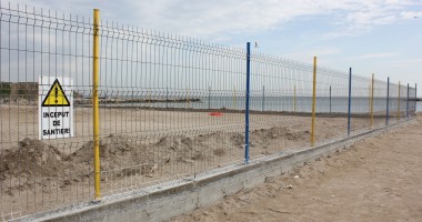 Stire din Social : Gardul ridicat de Fin. Co.Ge.Ro pe Plaja Modern va fi dărâmat