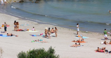 Galerie FOTO. La plajă, printre buruieni și gunoaie. Unde fug constănțenii de aglomerația de pe litoral - 2