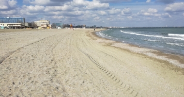 Pregătiri pentru sezon! Cum au ieșit plajele din iarna cea grea - 6