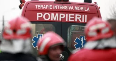 Stire din Eveniment : Accident grav între un microbuz și camion. A fost activat Planul Roșu de Intervenție