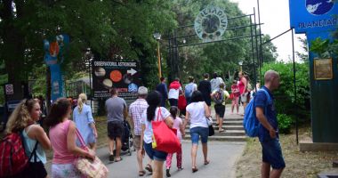 Stire din Diverse : Planetariul din Constanța vă așteaptă să admirați sateliții și planetele