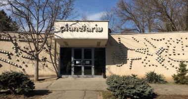 Stire din Social : Planetariul din Constanța ne anunță: a fost descoperit un mic asteroid
