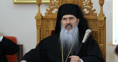 Stire din Eveniment : IPS Teodosie, acuzat că a chemat credincioşii la Bobotează