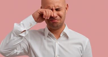 Stire din Sănătate : Lacrimile sunt cea mai bună metodă de a vă dezinfecta ochii