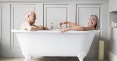 Stire din Sănătate : Băile de plante aromatice, o modalitate prin care vă puteți relaxa