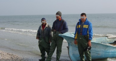 Stire din Eveniment : Peste 1,3 kilometri de plase interzise, confiscate