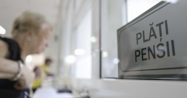 Stire din Social : Fondul de rezervă, singura soluţie găsită de Guvern pentru plata pensiilor pe luna decembrie
