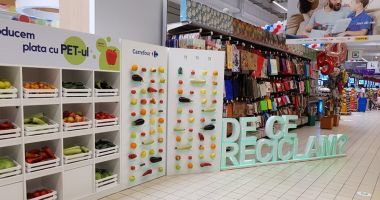 Stire din Social : Plata cu pet-ul, la Carrefour Constanța. Primești la schimb fructe și legume românești