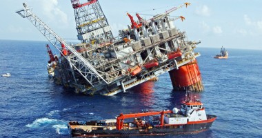Stire din Actualitate : 13 morți și 40 de dispăruți după scufundarea platformei petroliere în Rusia
