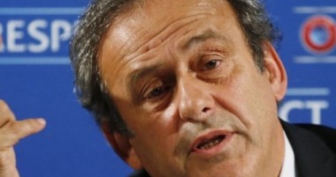 Stire din Sport Internațional : Michel Platini a adus un omagiu victimelor de pe Hillsborough