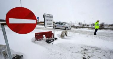 Sunteți nevoiți să plecați la drum pe CODURILE de vreme rea? Țineți cont de următoarele recomandări