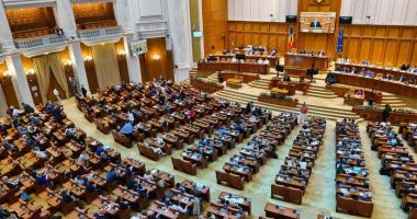 Stire din Economie : România riscă să intre în colaps, în ciuda măsurilor impuse de Guvern