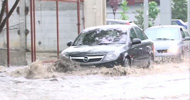 Stire din Social : Ce a lăsat în urmă potopul de ieri în Constanța