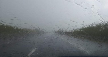 Stire din Eveniment : Avertisment pentru șoferi: Ploaie torențială pe Autostrada Soarelui