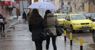PROGNOZA METEO pe două săptămâni. Vreme ploioasă în mare parte din țară!
