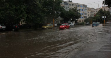 GALERIE FOTO / PLOILE TORENȚIALE au transformat CONSTANȚA în MICA VENEȚIE - 11